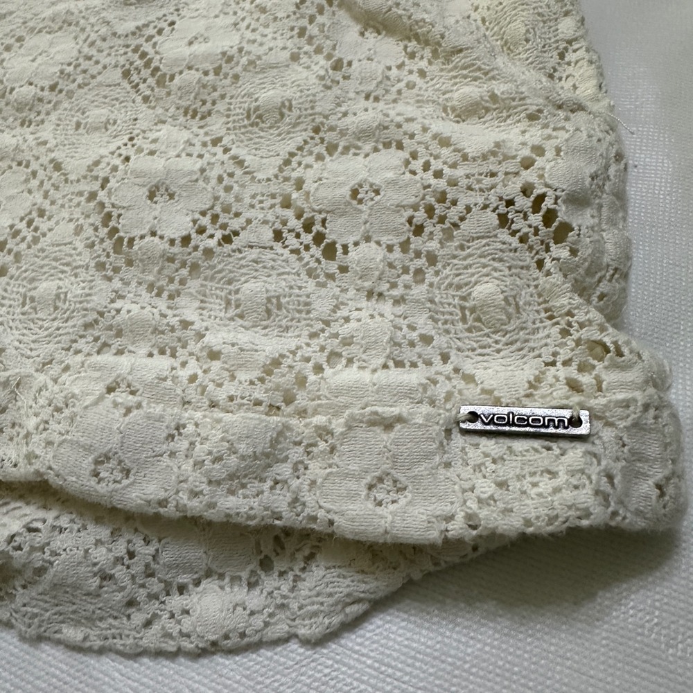 Volcom Micro Floral Lace Shorts Womens Sz 7 Coquette Boho Romantic Summer Beach - Picture 9 of 12